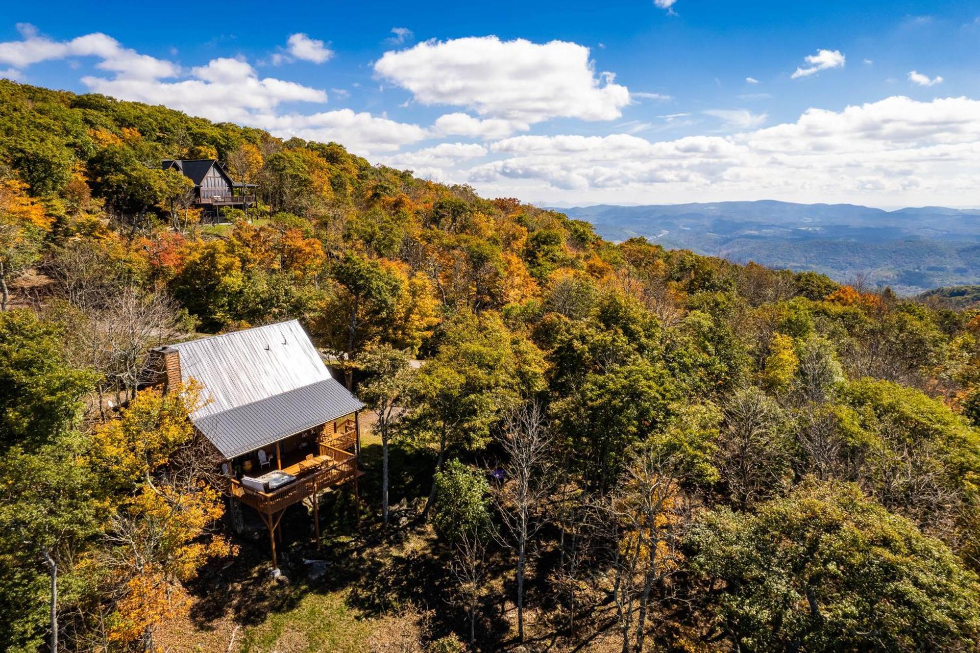 Above The Clouds Villa West Jefferson Exterior foto